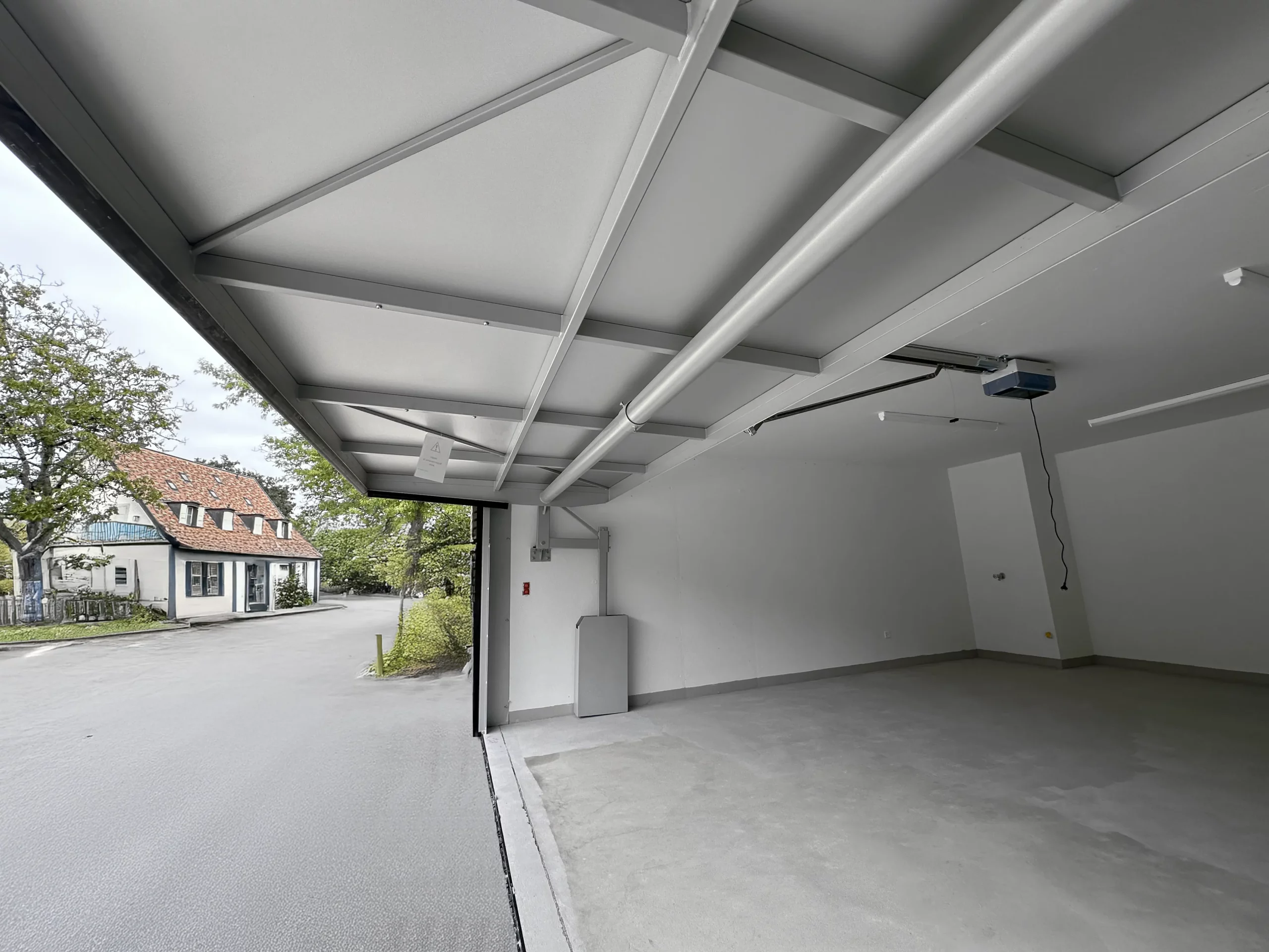 Garage intérieur Pogar