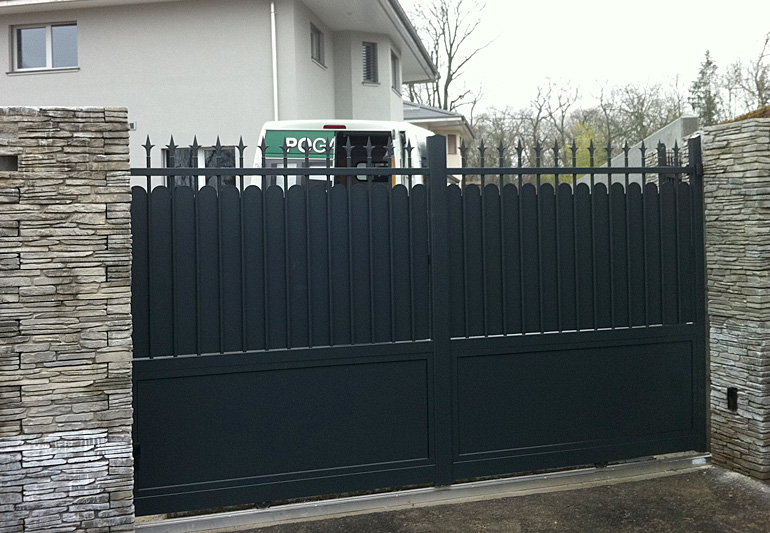 Portail coulissant