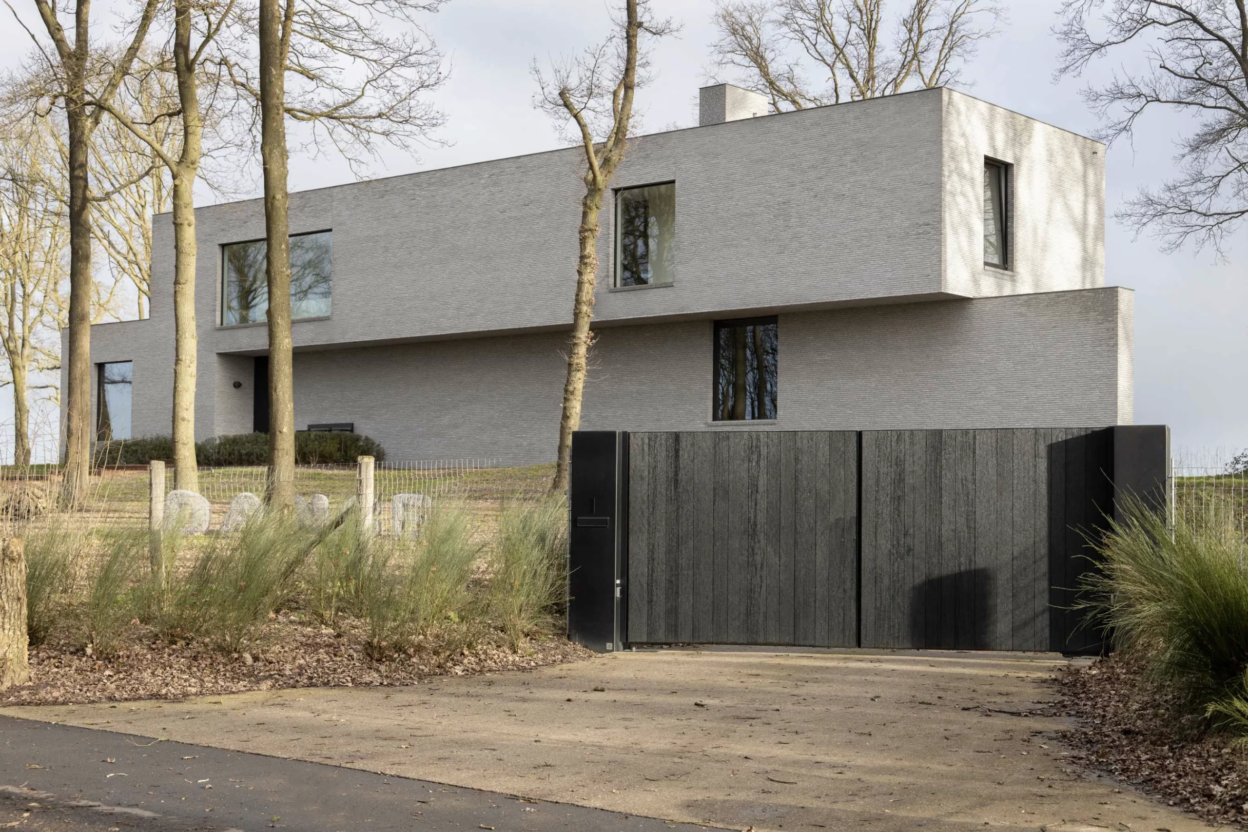 Inspiration-portail-Pouleyn-aluminium-bois-alu-0112 Portails Pouleyn