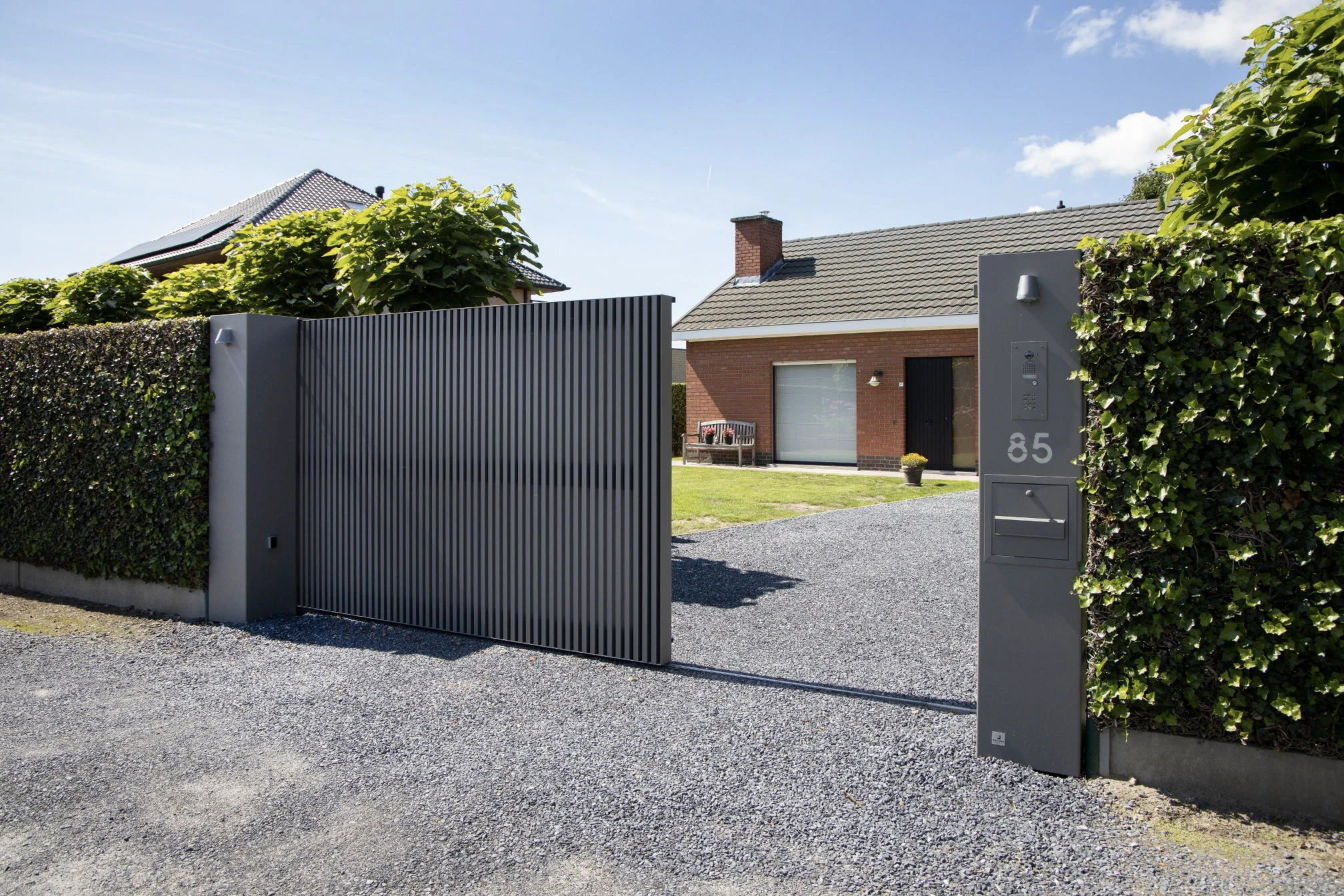 Inspiration-portail-Pouleyn-aluminium-bois-alu-097 Portails Pouleyn