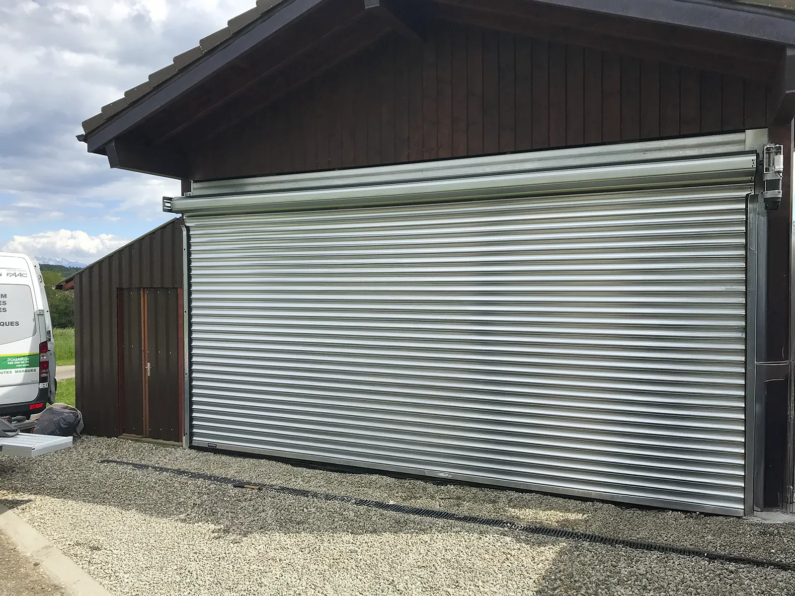 Porte de garage à rouleau Pogar
